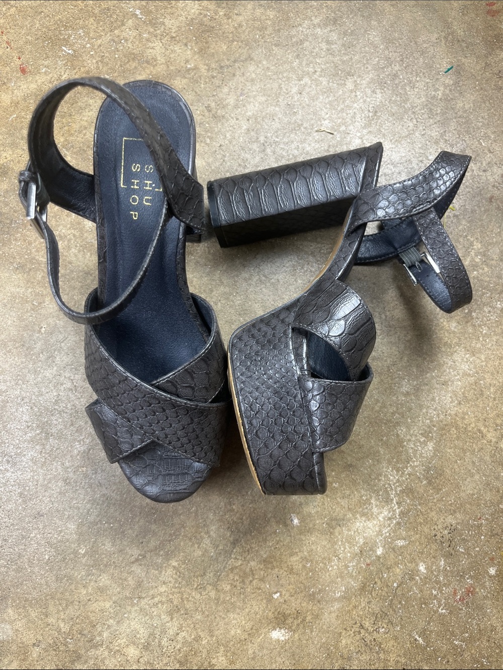 ShuShop Metallic Grey Croc-Embossed Platform Sandals with Block Heel
Size: 7 1/2